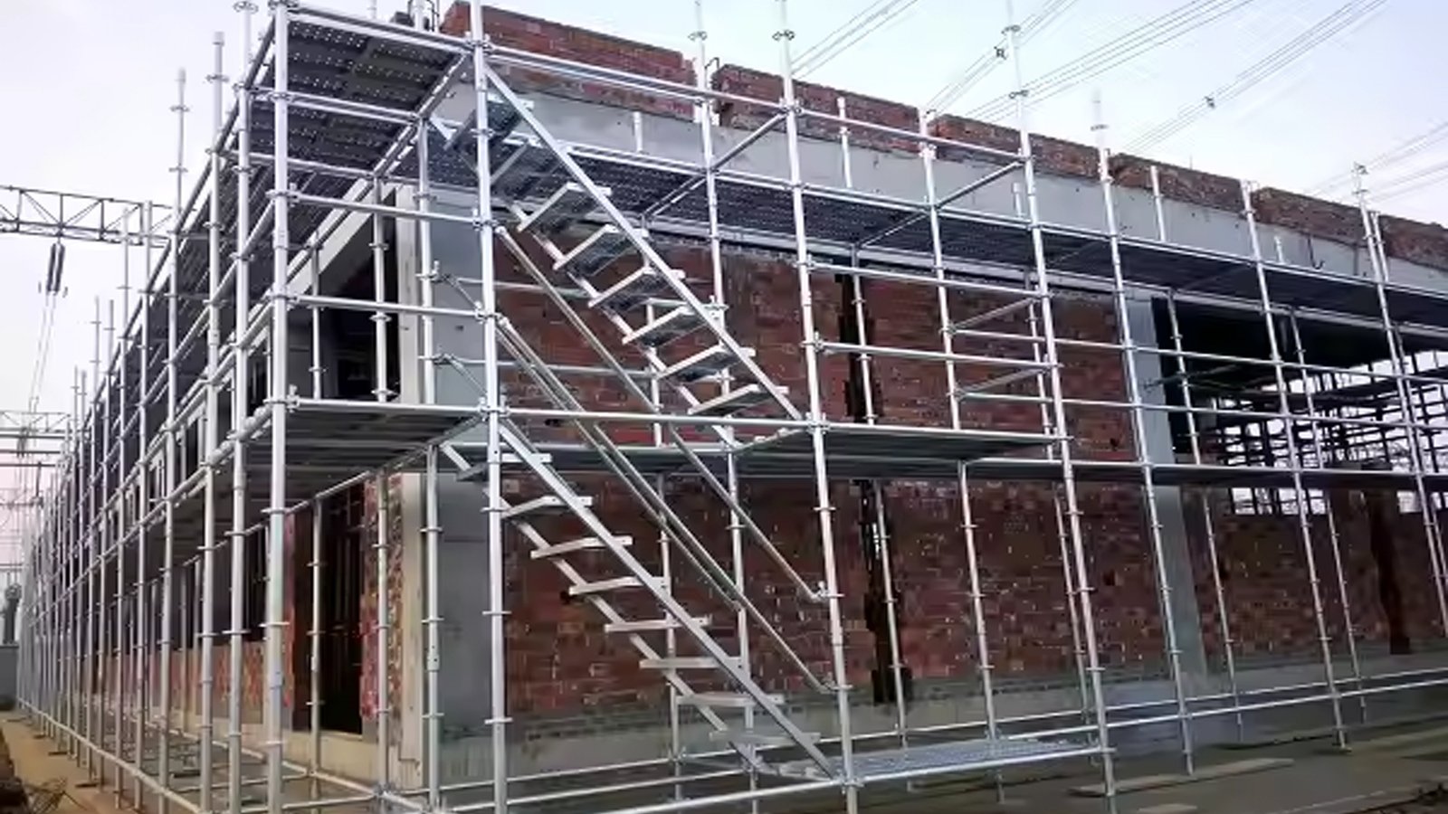 The Benefits of Using Scaffolding Systems in Construction